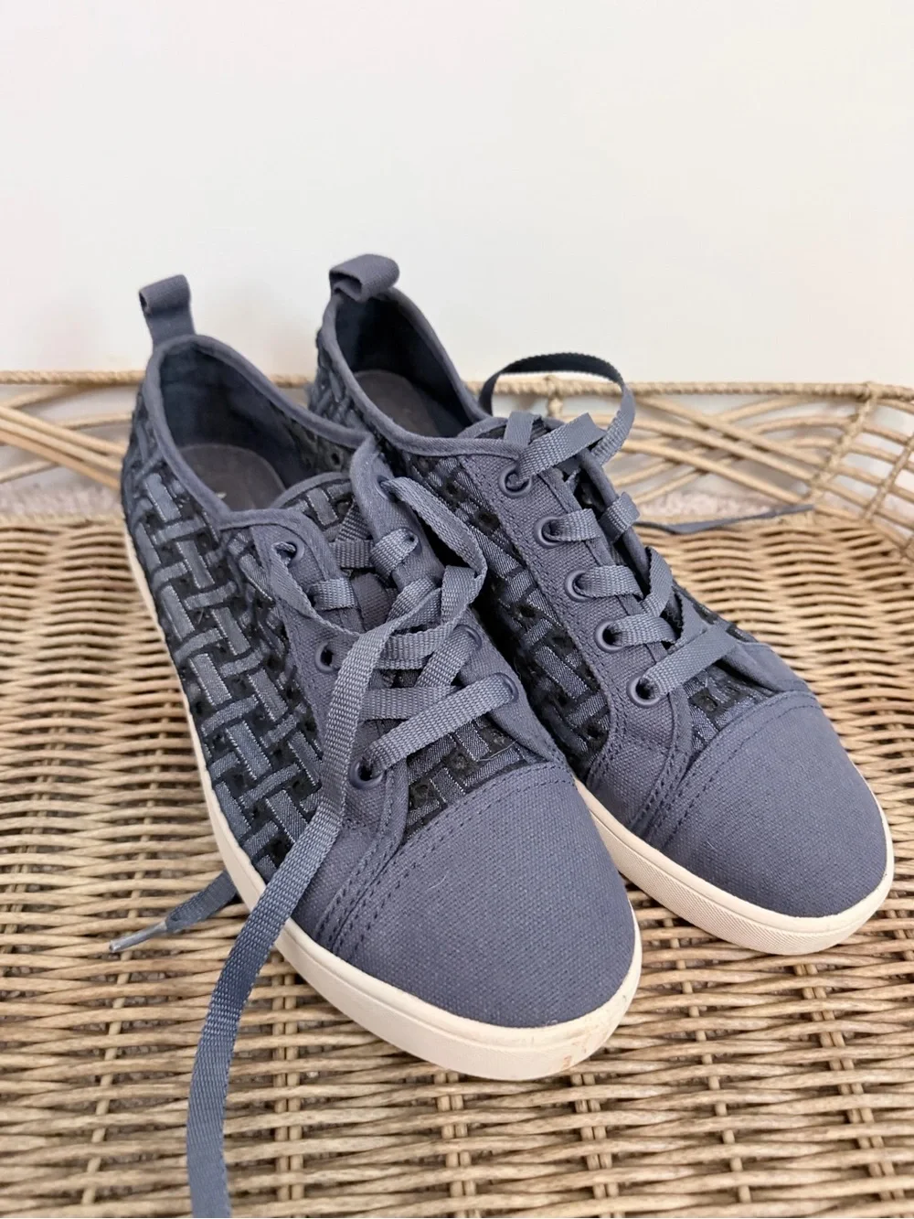 Koolaburra by Uggs sneakers sz 8